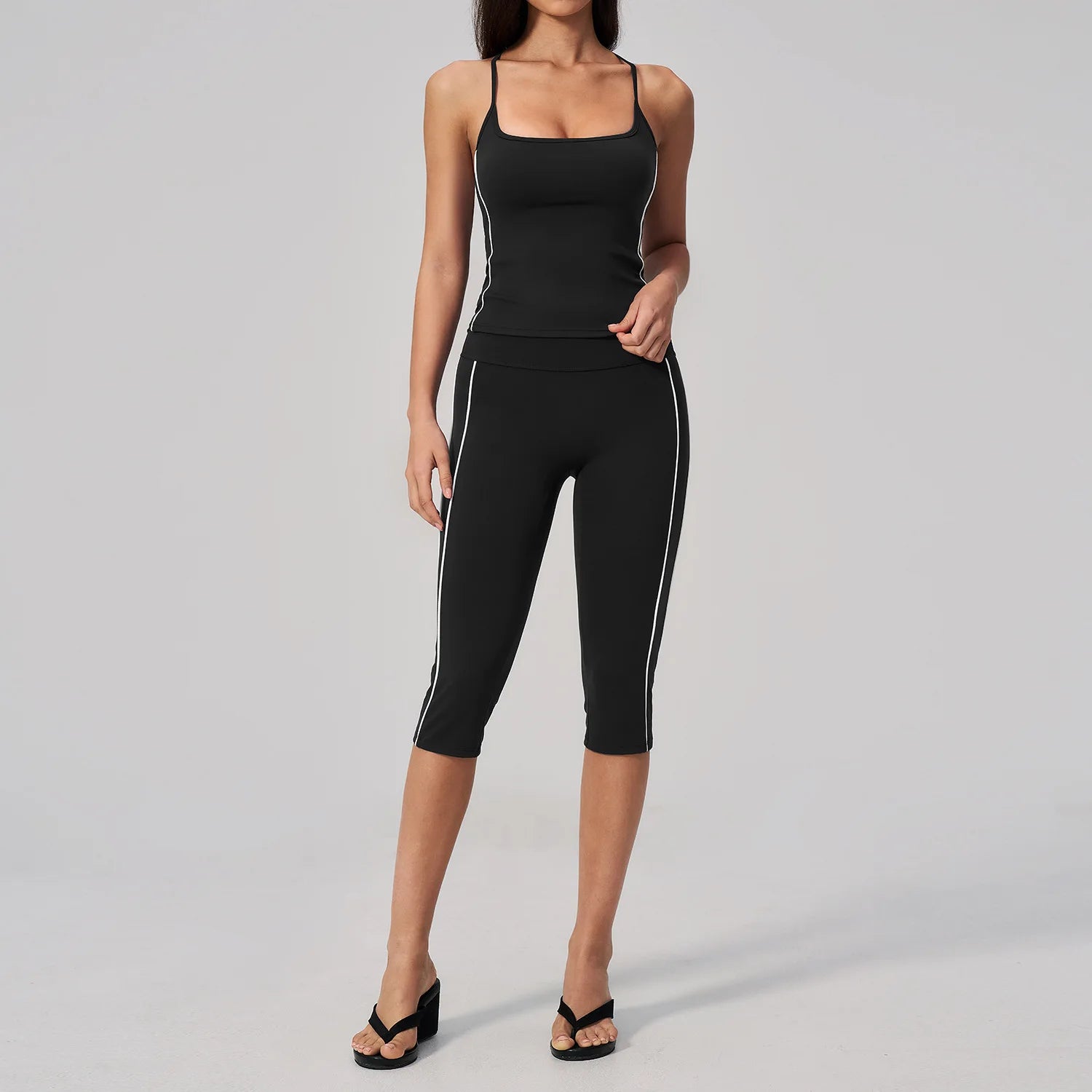 2 Pieces Yoga Set Workout Outfits Fitness Sportswear Gym Tracksuit High Waist Capri Pants Sports Bra Athletic Wear Women Clothes