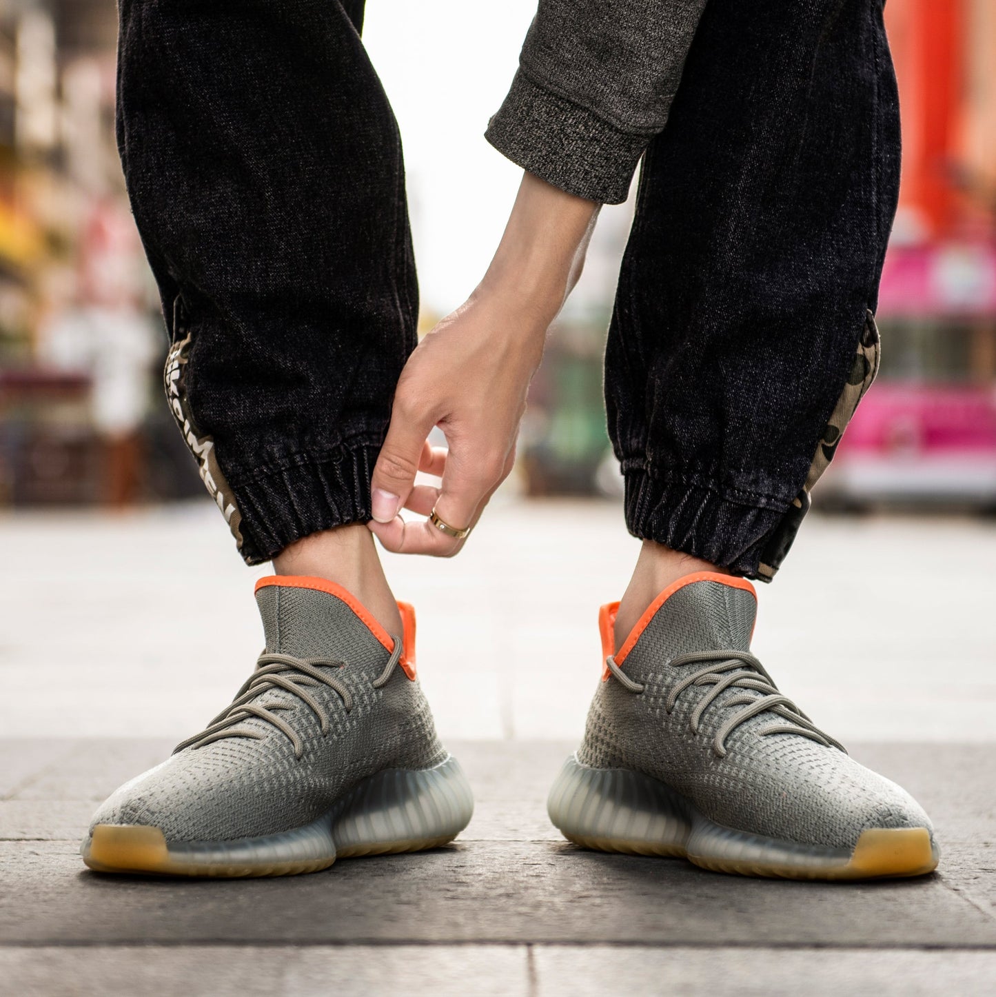 Yeezy 350 Boost Gray orange side transparent