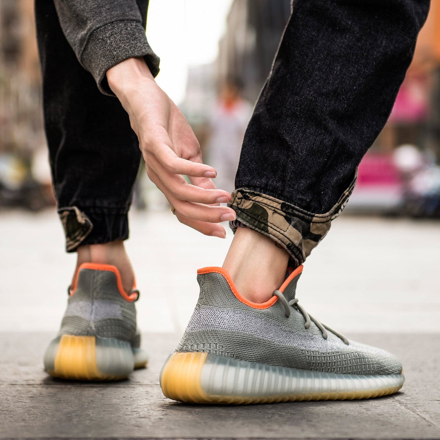 Yeezy 350 Boost Gray orange side transparent